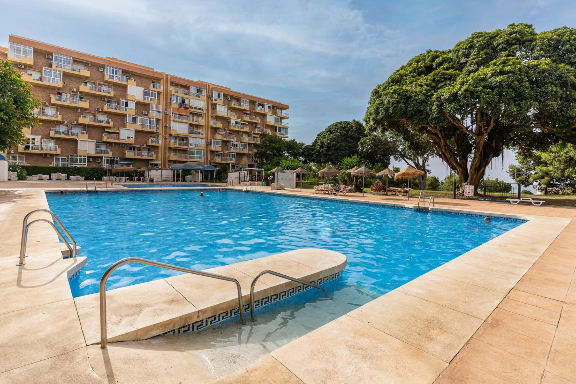 Blonzu Angola * Benalmádena