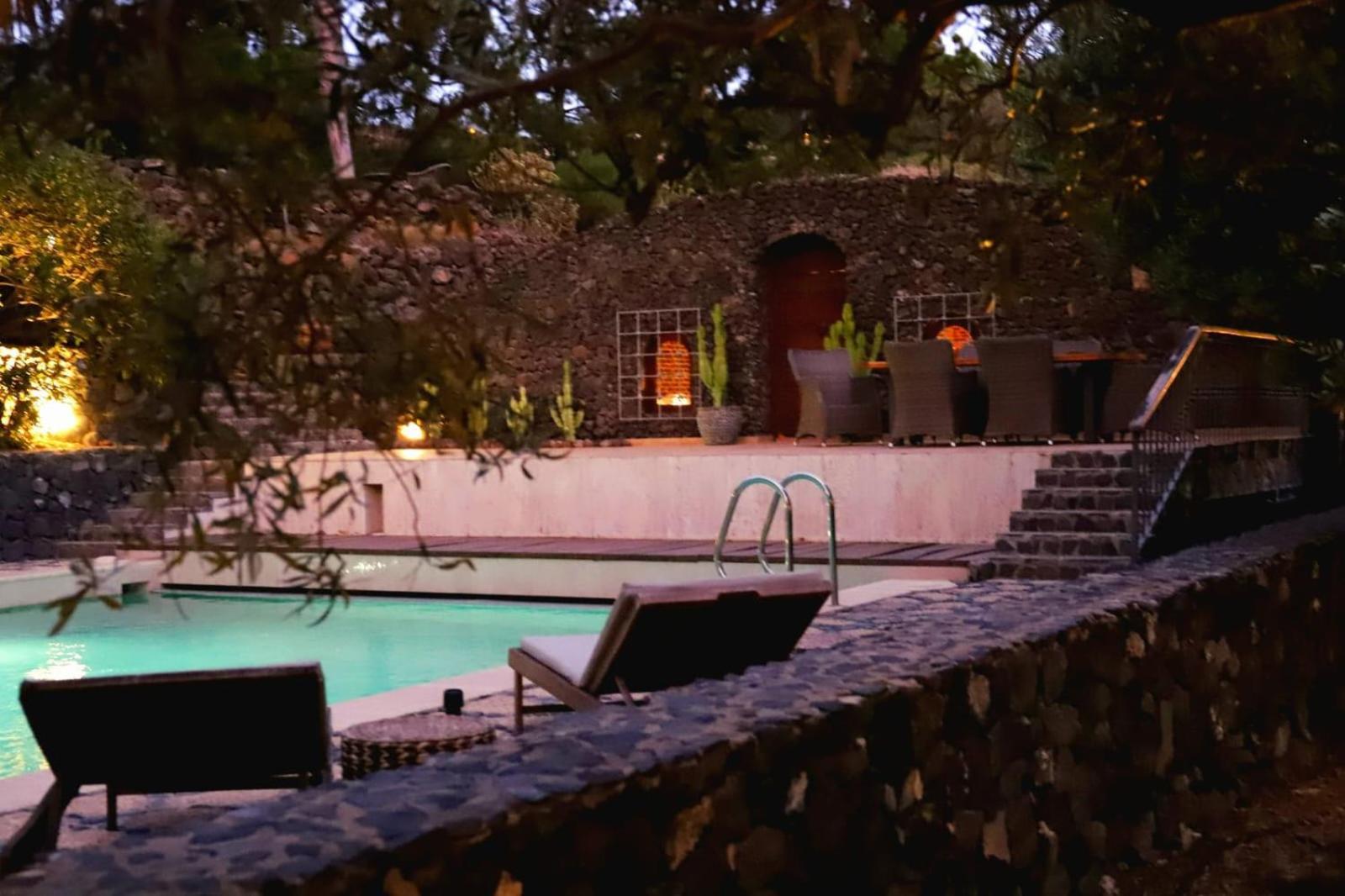 Luxury In Nature With Swimming Pool Luxus-finca In Der Mit Pool, De Lujo En La Naturaleza Con Piscina El Retamar