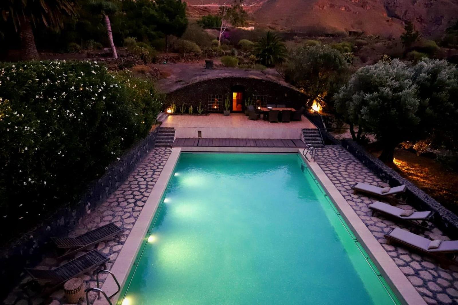 Villa Luxury In Nature With Swimming Pool Luxus-finca In Der Mit Pool, De Lujo En La Naturaleza Con Piscina *