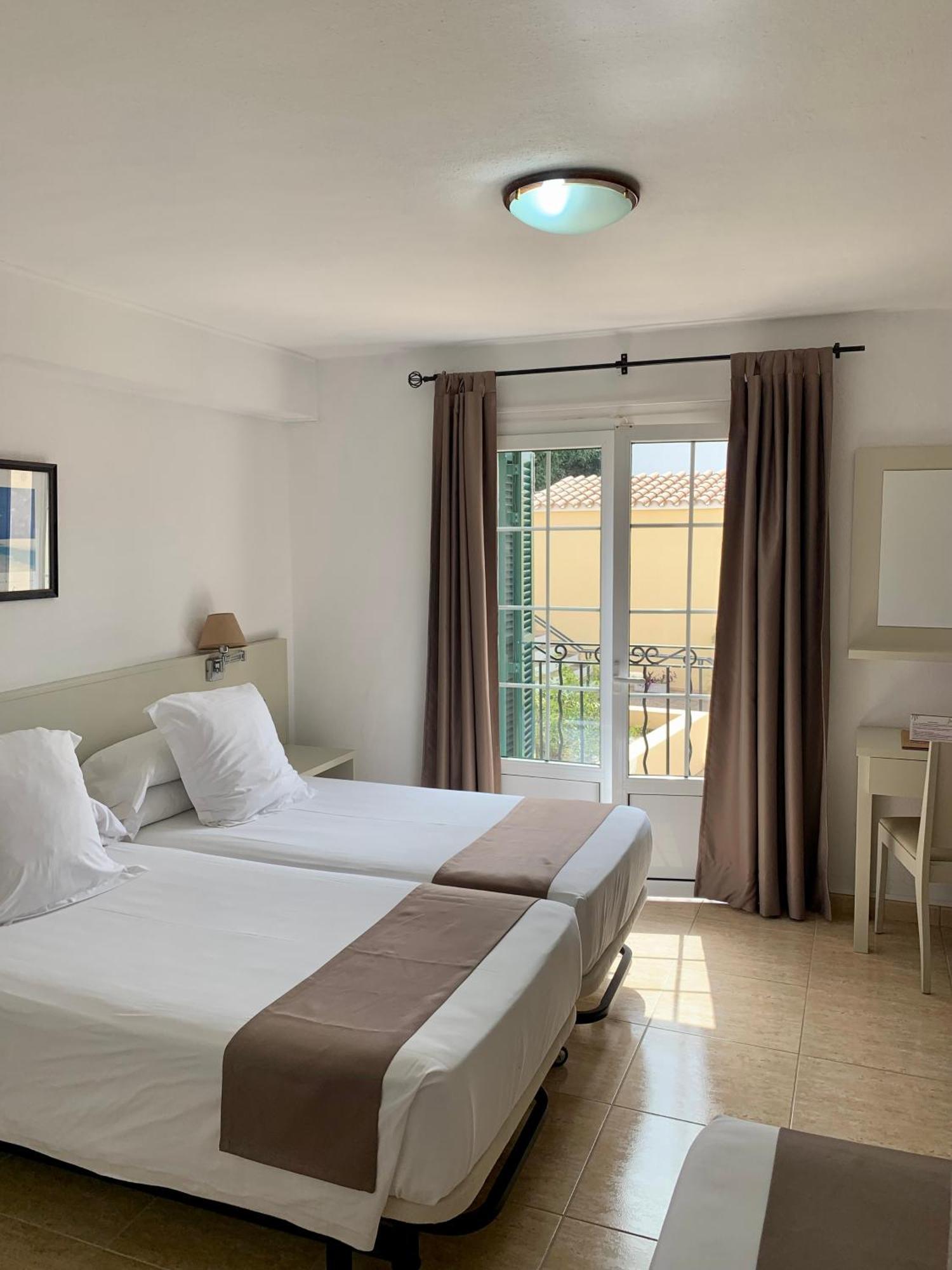 Jeni & Restaurant Hotel 3*