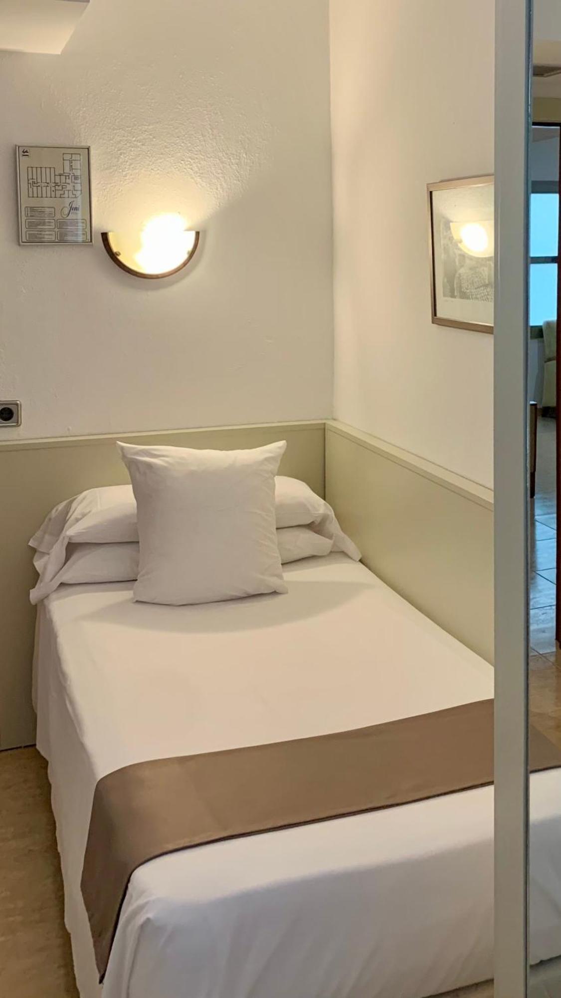 Hotel Jeni & Restaurant