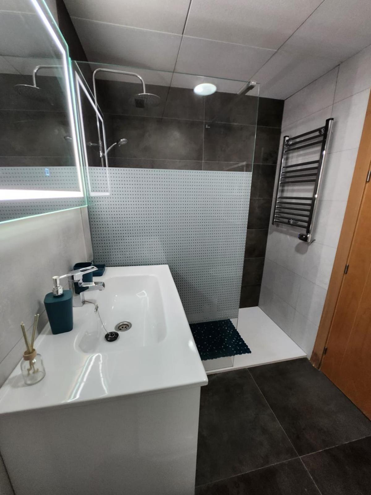 Apartamento Bajo Precioso En Primera Línea De Vera-playa Con Jardín Y Terraza! Vera