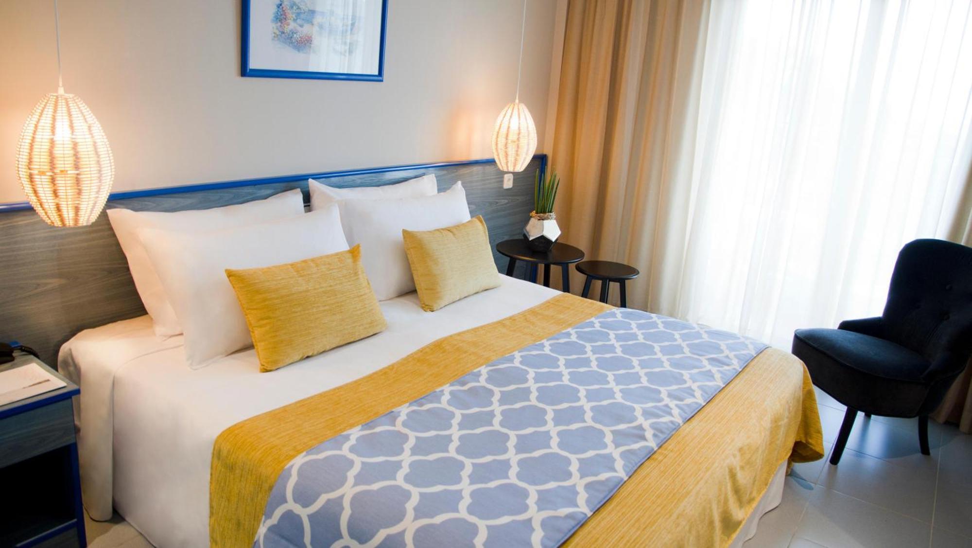 Hotel Alegria Fenals Mar 3*