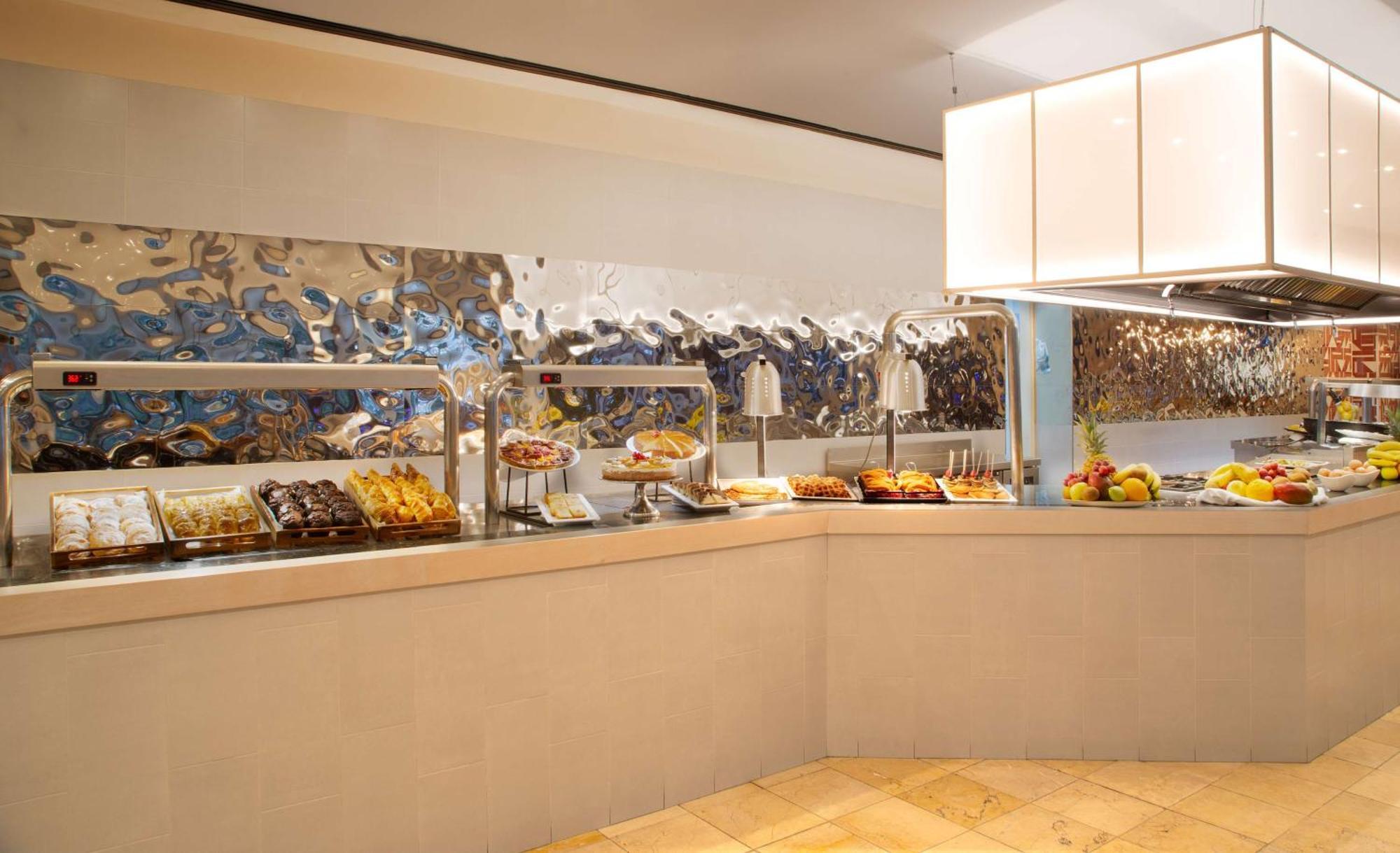 Doubletree By Hilton Golf 4*