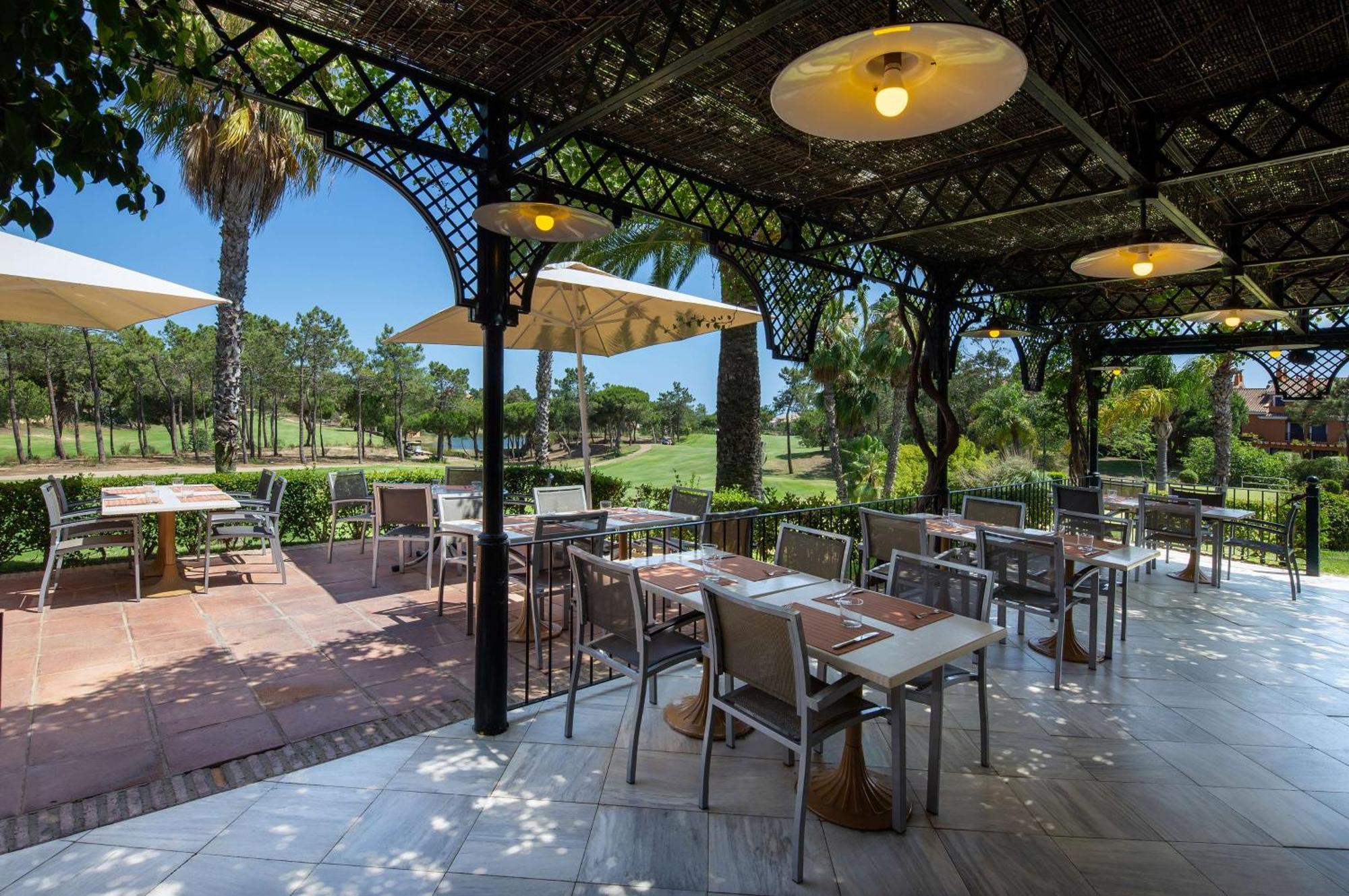 Doubletree By Hilton Golf 4*
