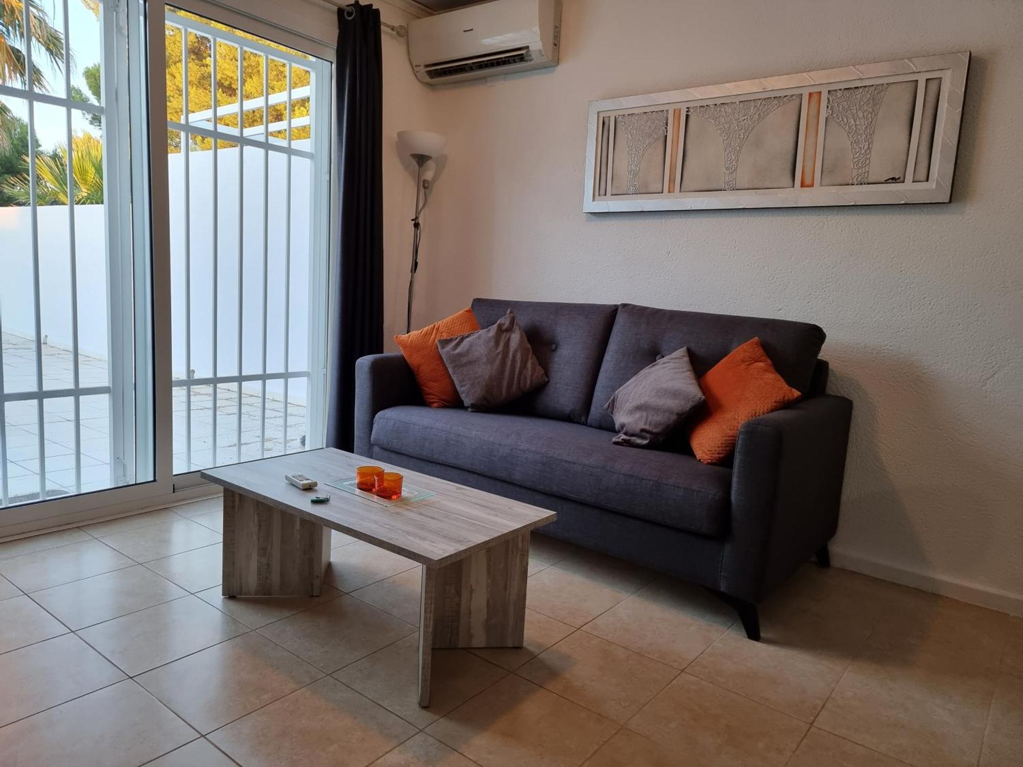 Apartamento Immaculate And Modern 1 Bedroomed *