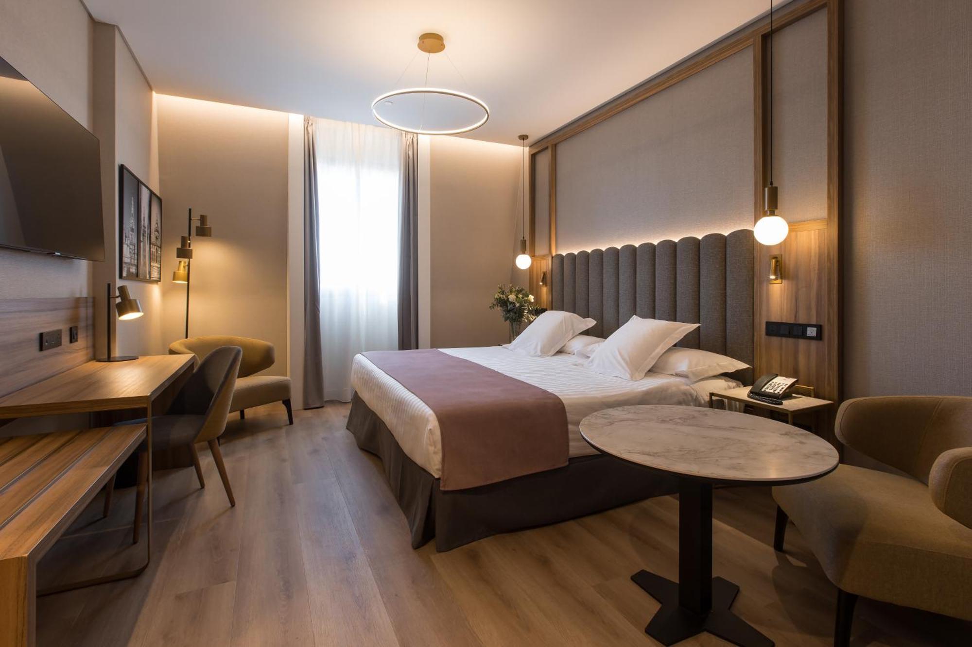 Giralda Center 4*