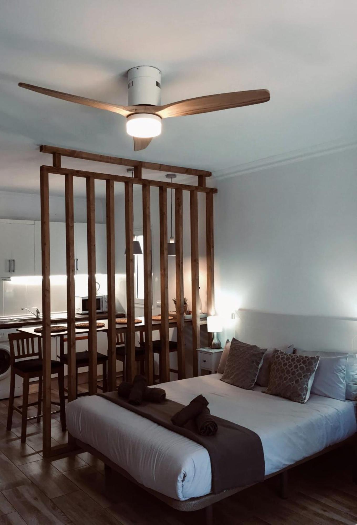 Puerto Banus Beachfront Retreat: Terrace, Pool & Tennis Apartment