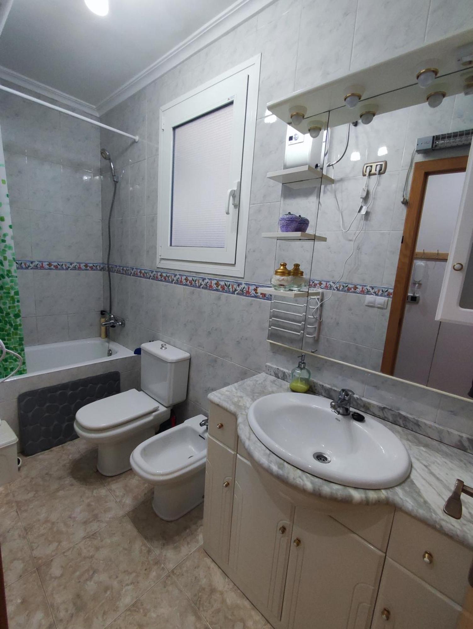 Apartamento Piso Centrico Reformado De Excelente Ubicacion *