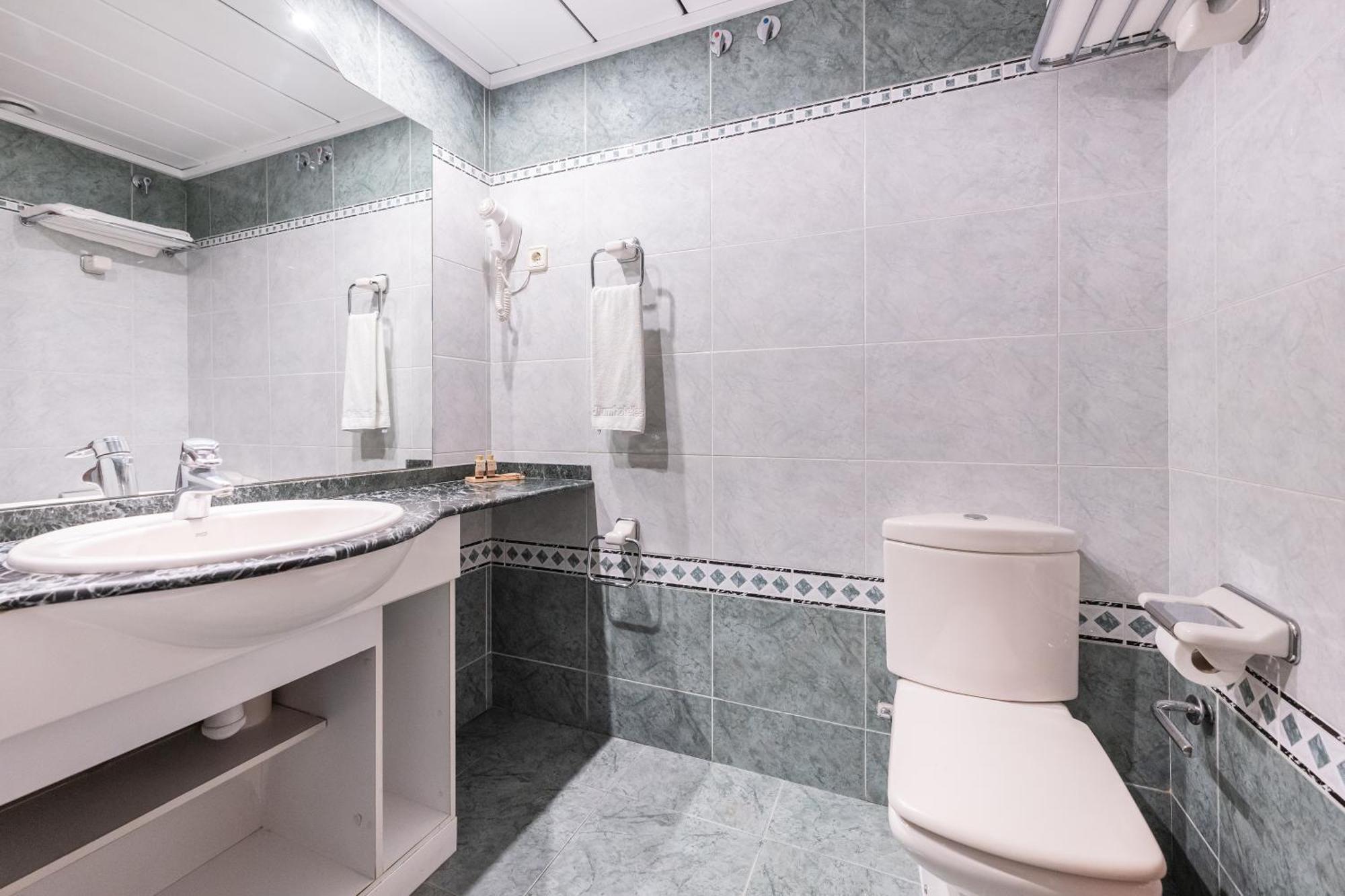 Apartahotel Napols - Abapart 2*