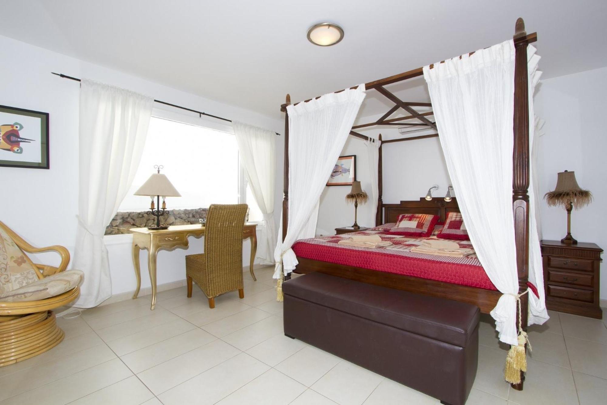 Dos Piedras Puerto Del Carmen Lanzarote Villa