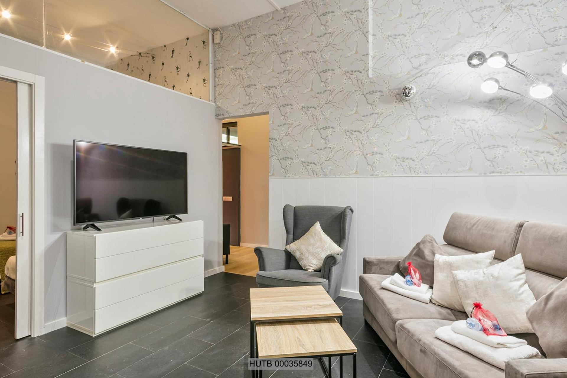 Alcam Les Corts Apartment Barcelona