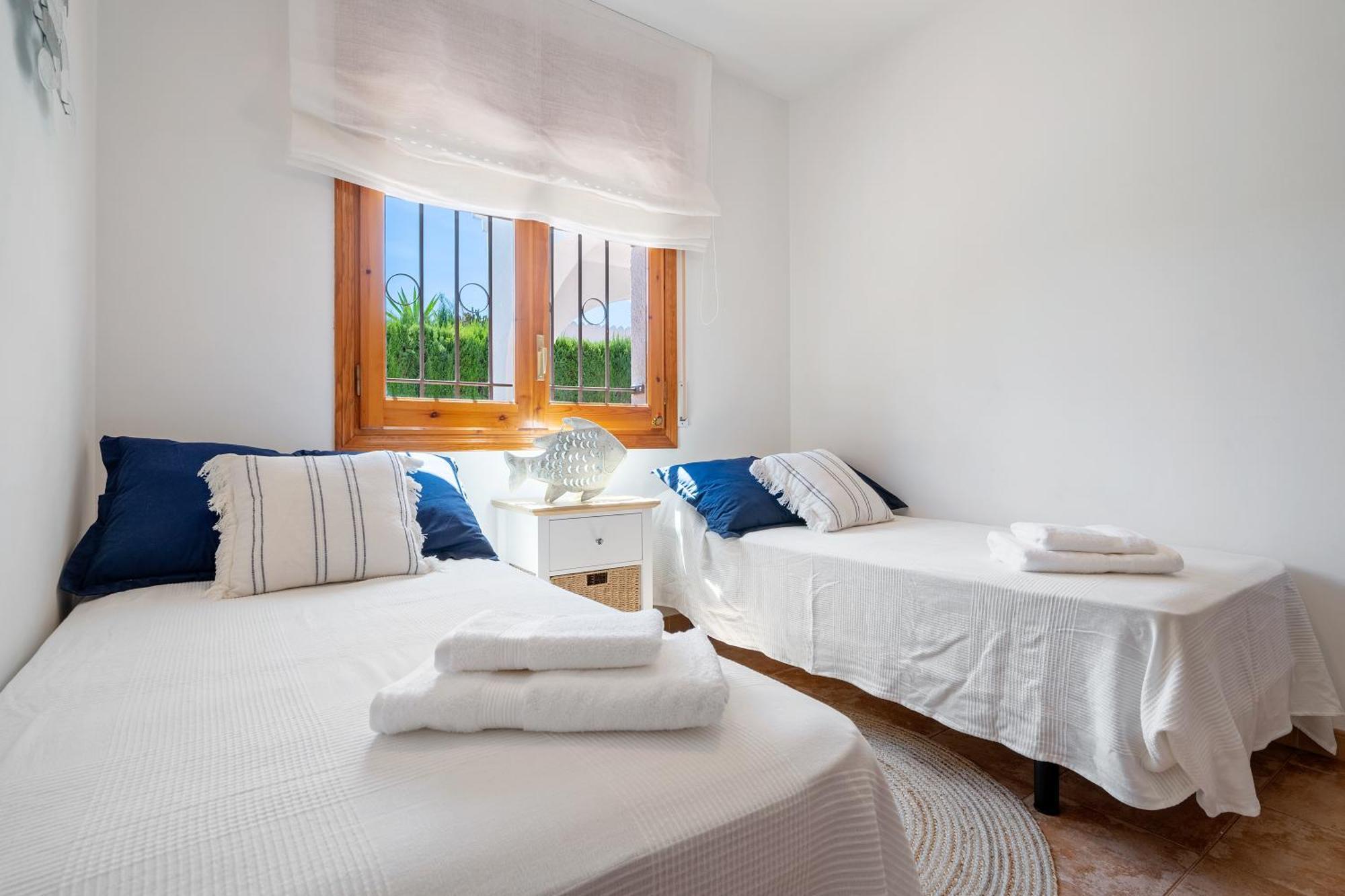 Villa A Pie Cala Forn Con Piscina Les Tres Cales