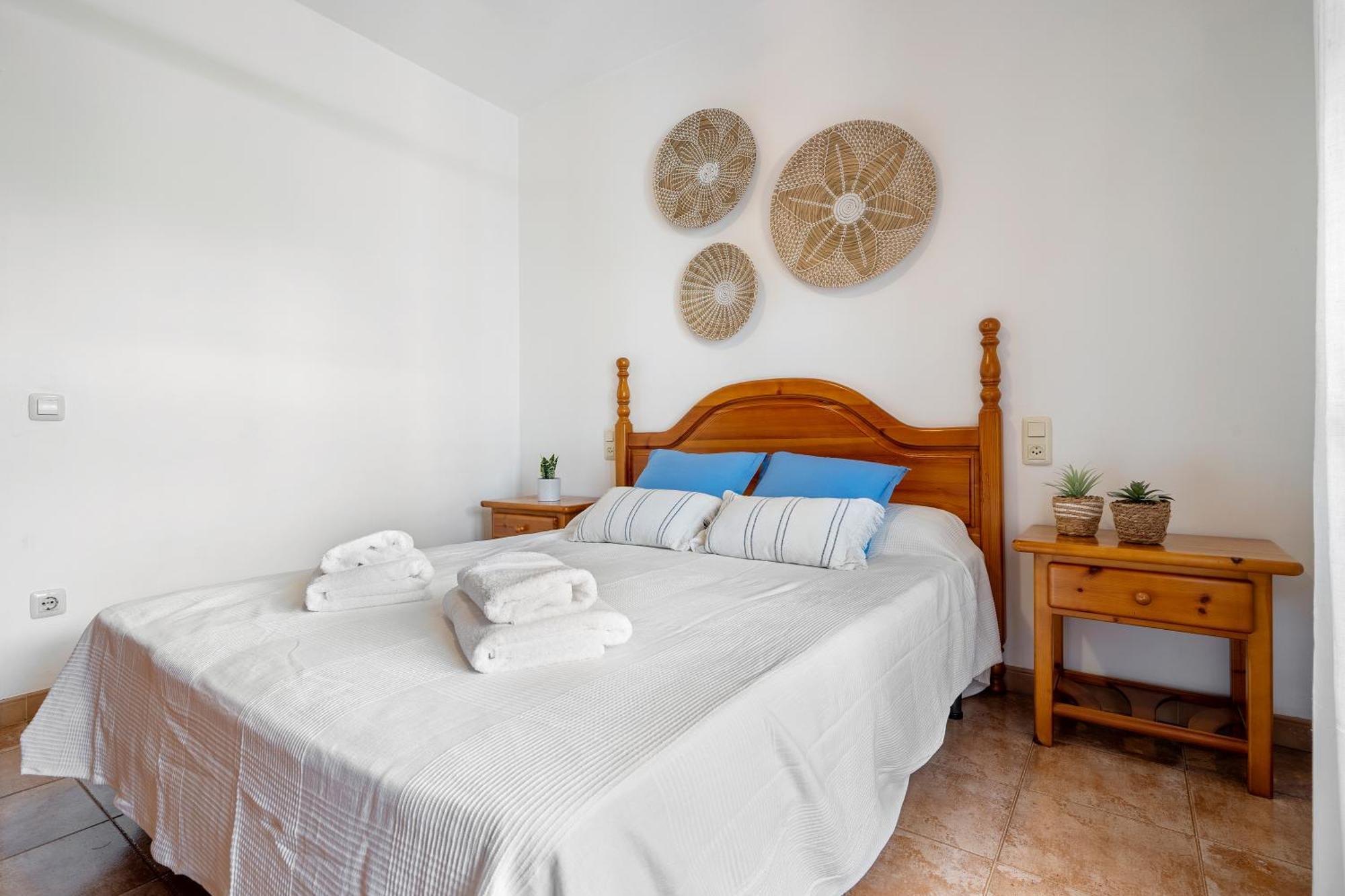 Villa A Pie Cala Forn Con Piscina Les Tres Cales