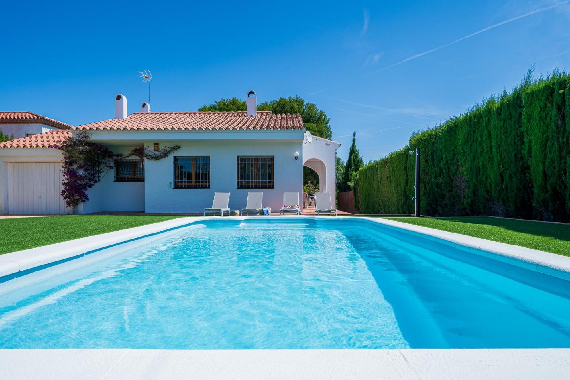 A Pie Cala Forn Con Piscina