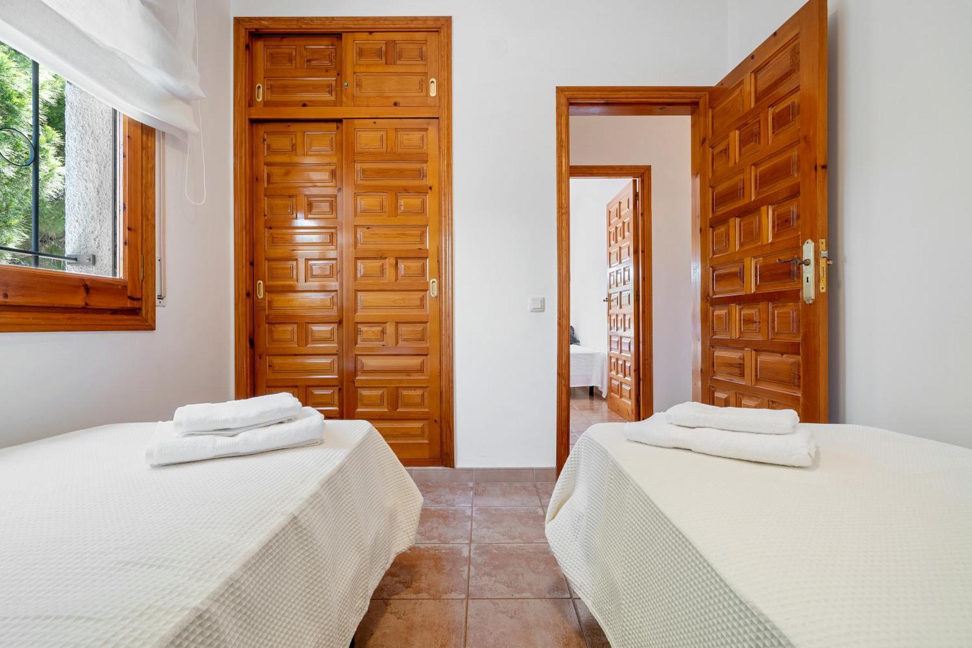 Villa A Pie Cala Forn Con Piscina *