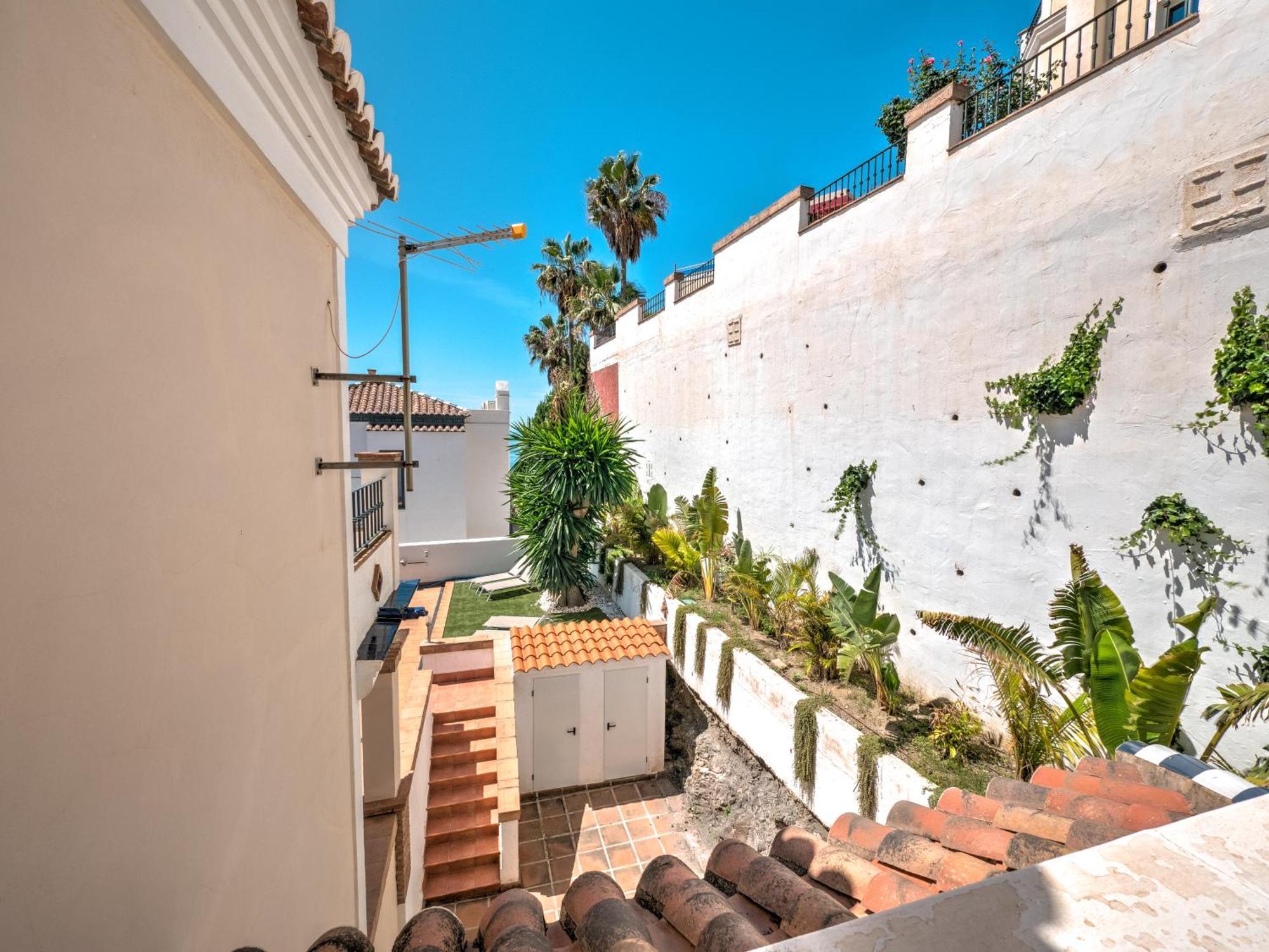 Luxury With Private Pool And 7 Bedrooms Villa *