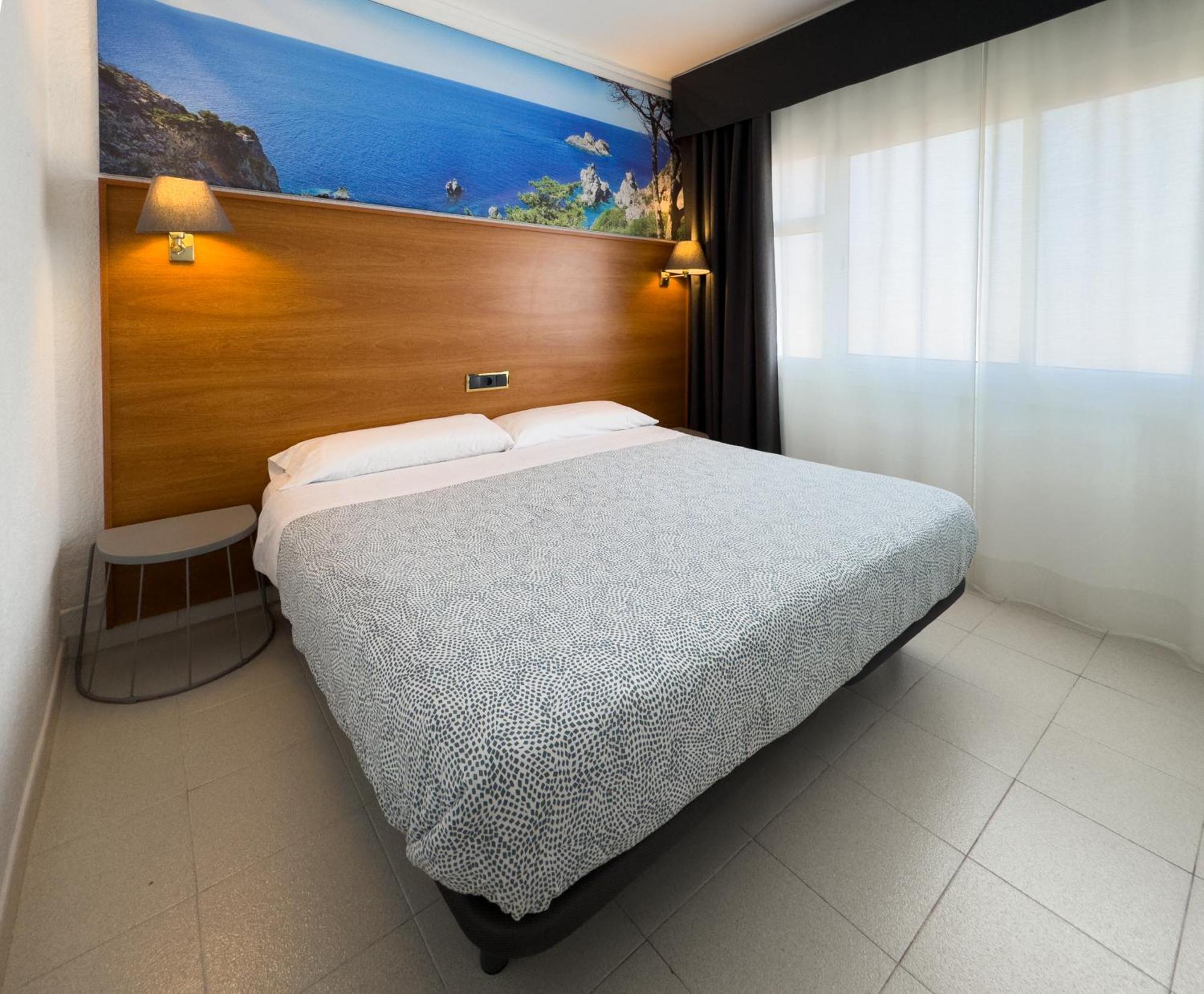 Maremagnum Hotel *