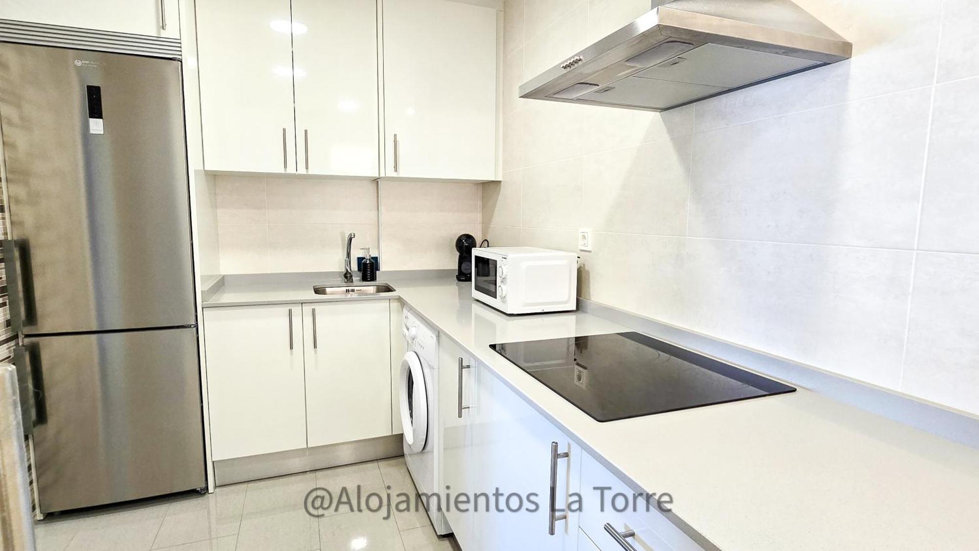 Sup T12 People - La Torre Apartment *