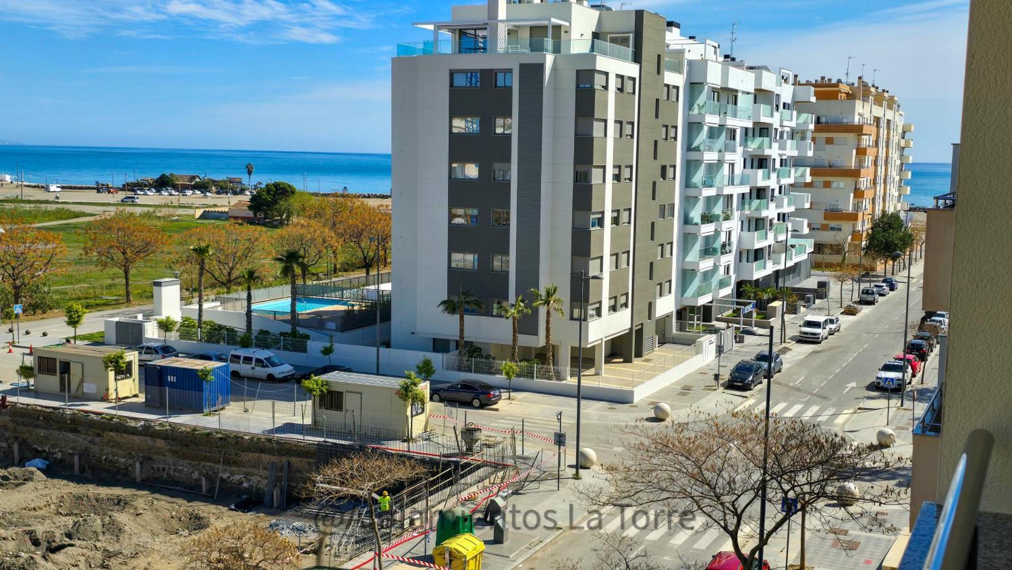 Sup T12 People - La Torre Apartment *
