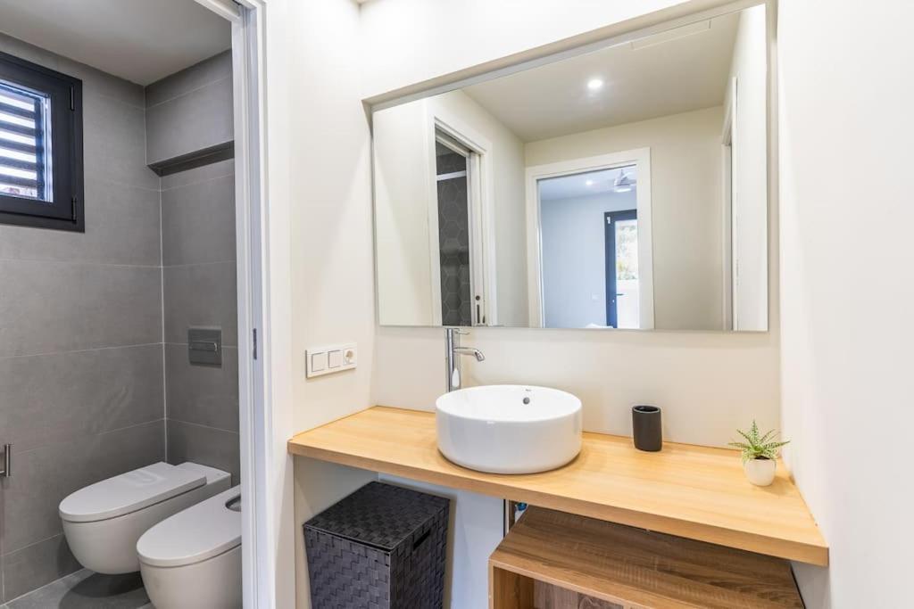 Apartamento Genoveses, 3 Hab, Garaje, Piscina, Solarium Y Wifi San José