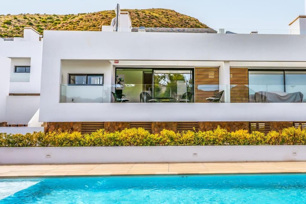 Apartamento Genoveses, 3 Hab, Garaje, Piscina, Solarium Y Wifi *