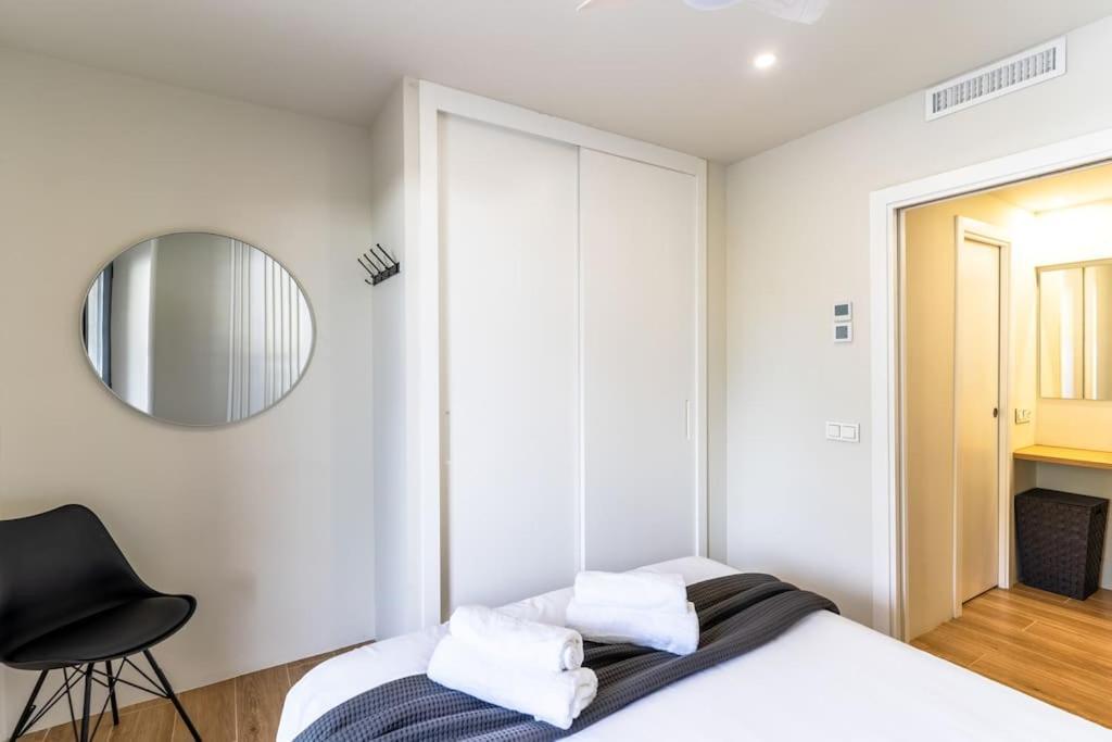 Genoveses, 3 Hab, Garaje, Piscina, Solarium Y Wifi *