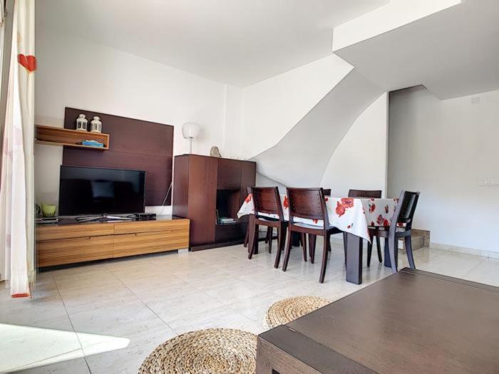 Service - Illes Filipines Apartamento