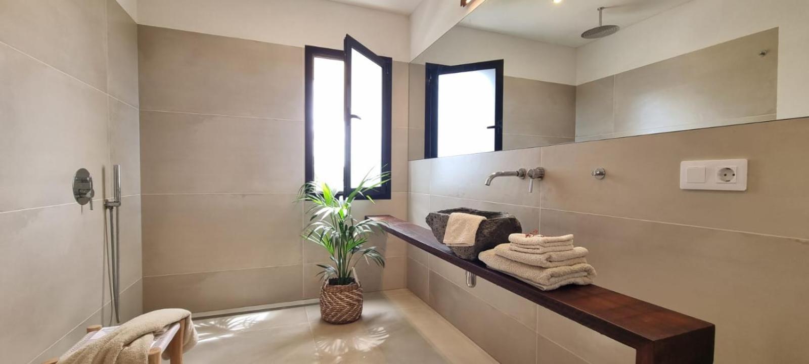 Osaya Apartment *