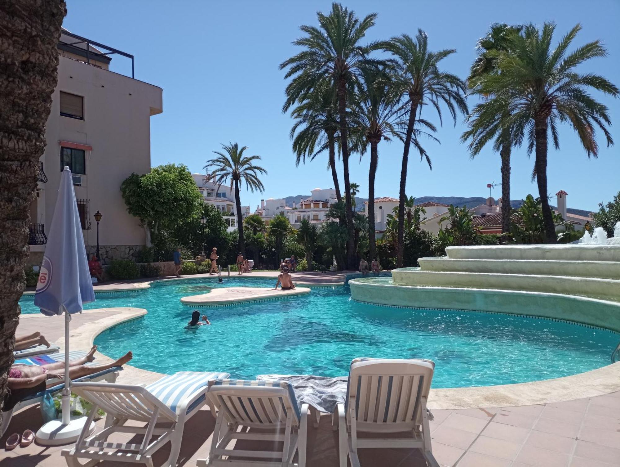 Estudio Capitán-piscina Dénia