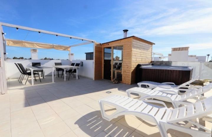 De Sol In Alcazares With 4 Bedrooms, Private Swimming Pool, Sauna And Jacuzzi. Villa Los Alcazares