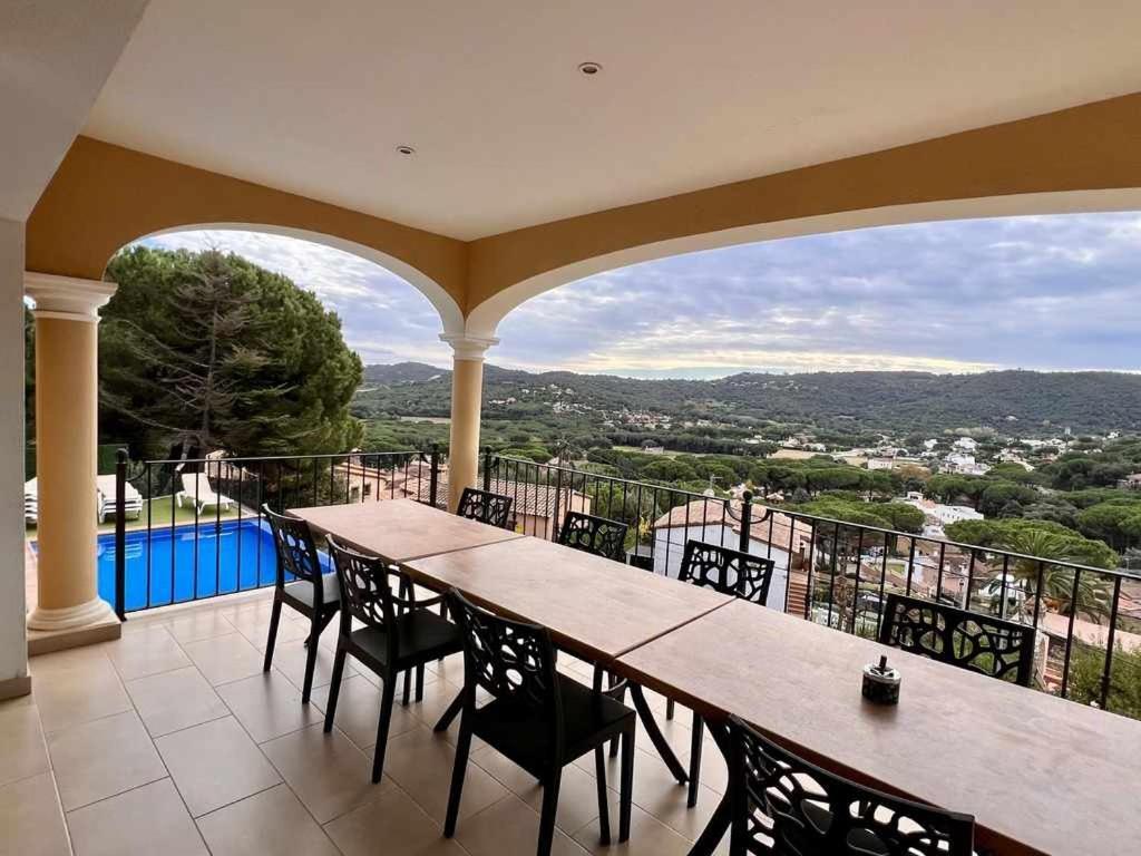 Villa Casa Mas Ambros Con Piscina Desbordante Calonge (Catalonia)