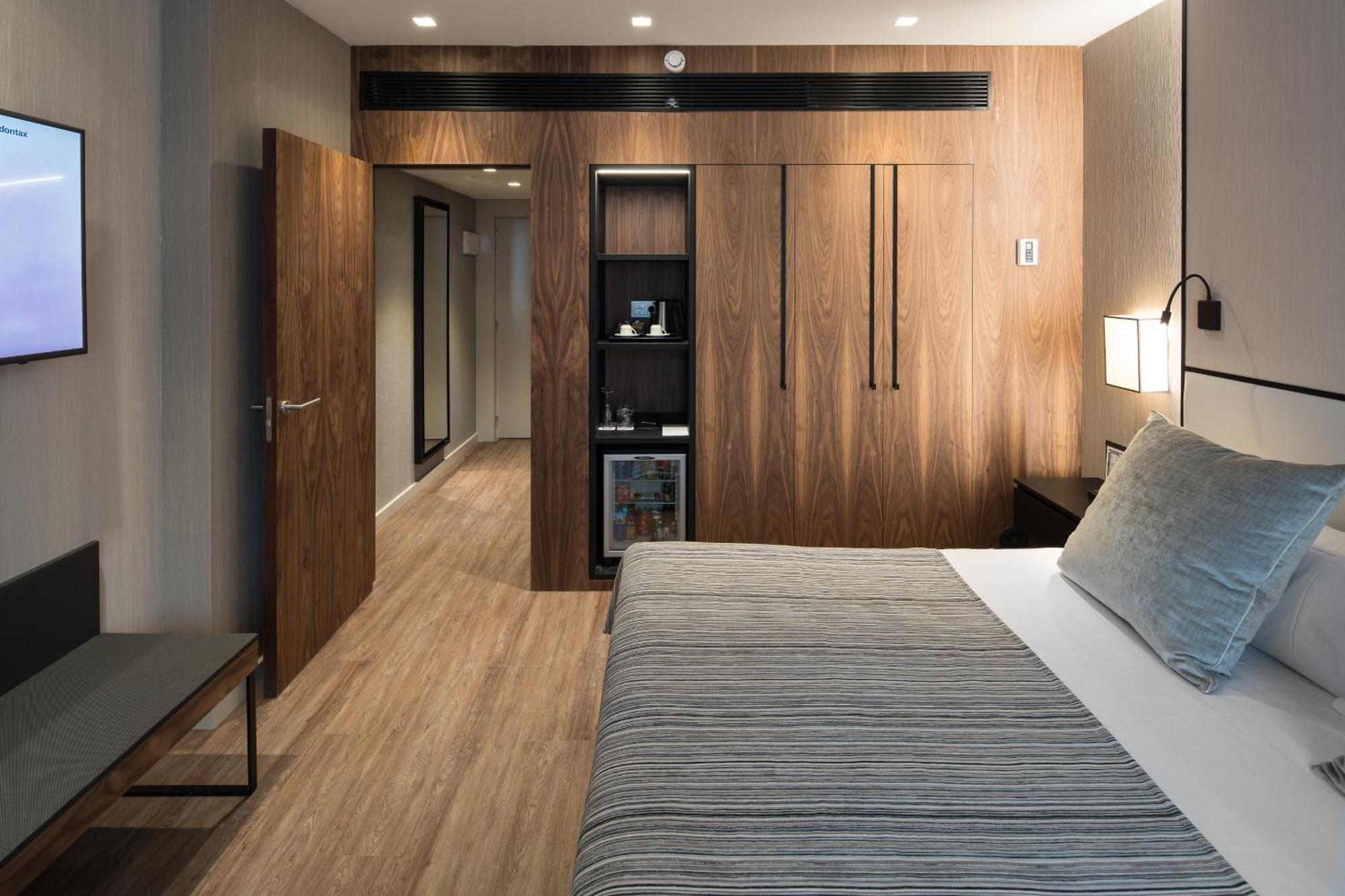 Catalonia Plaza 4*