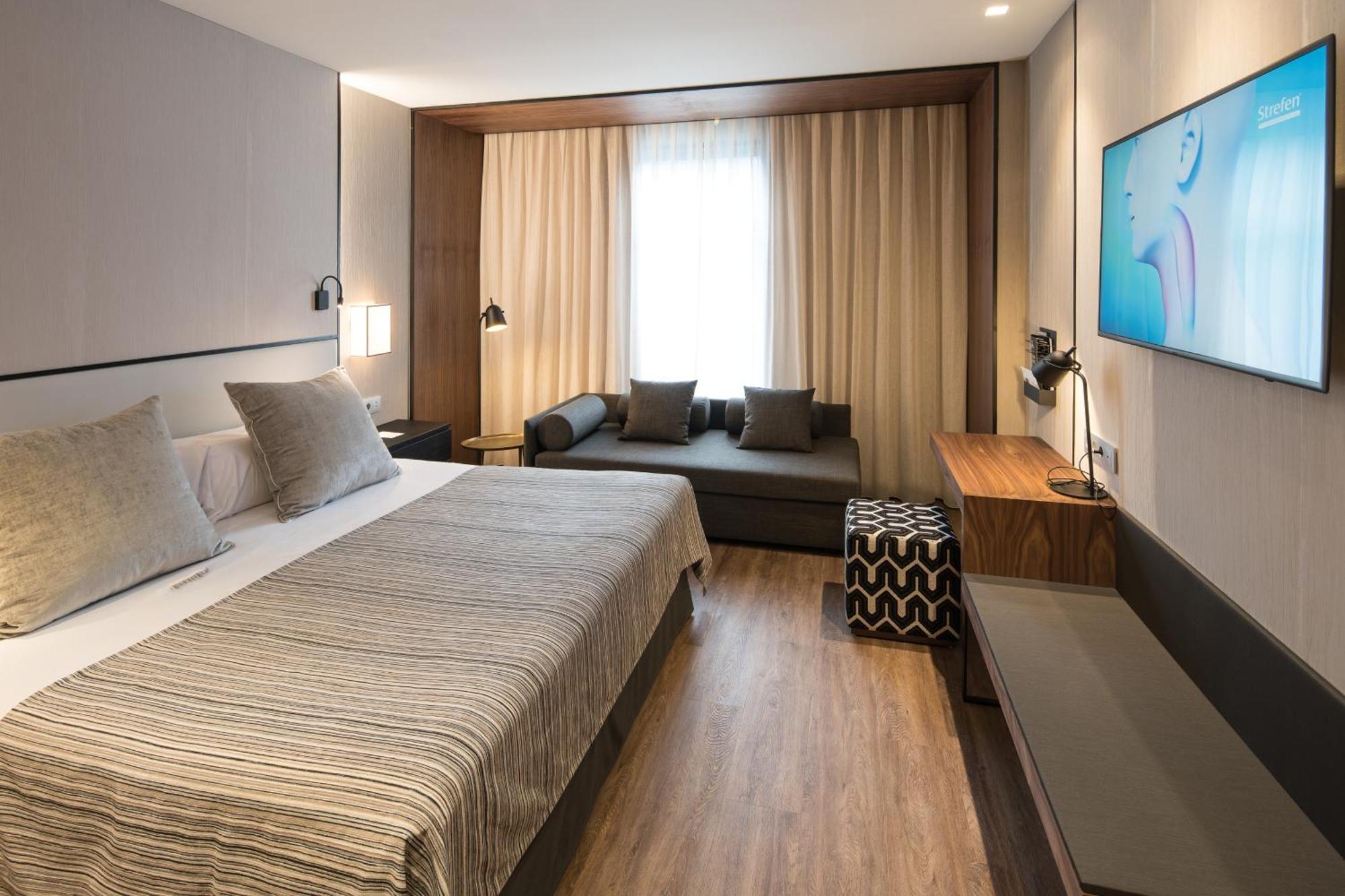 Hotel Catalonia Plaza
