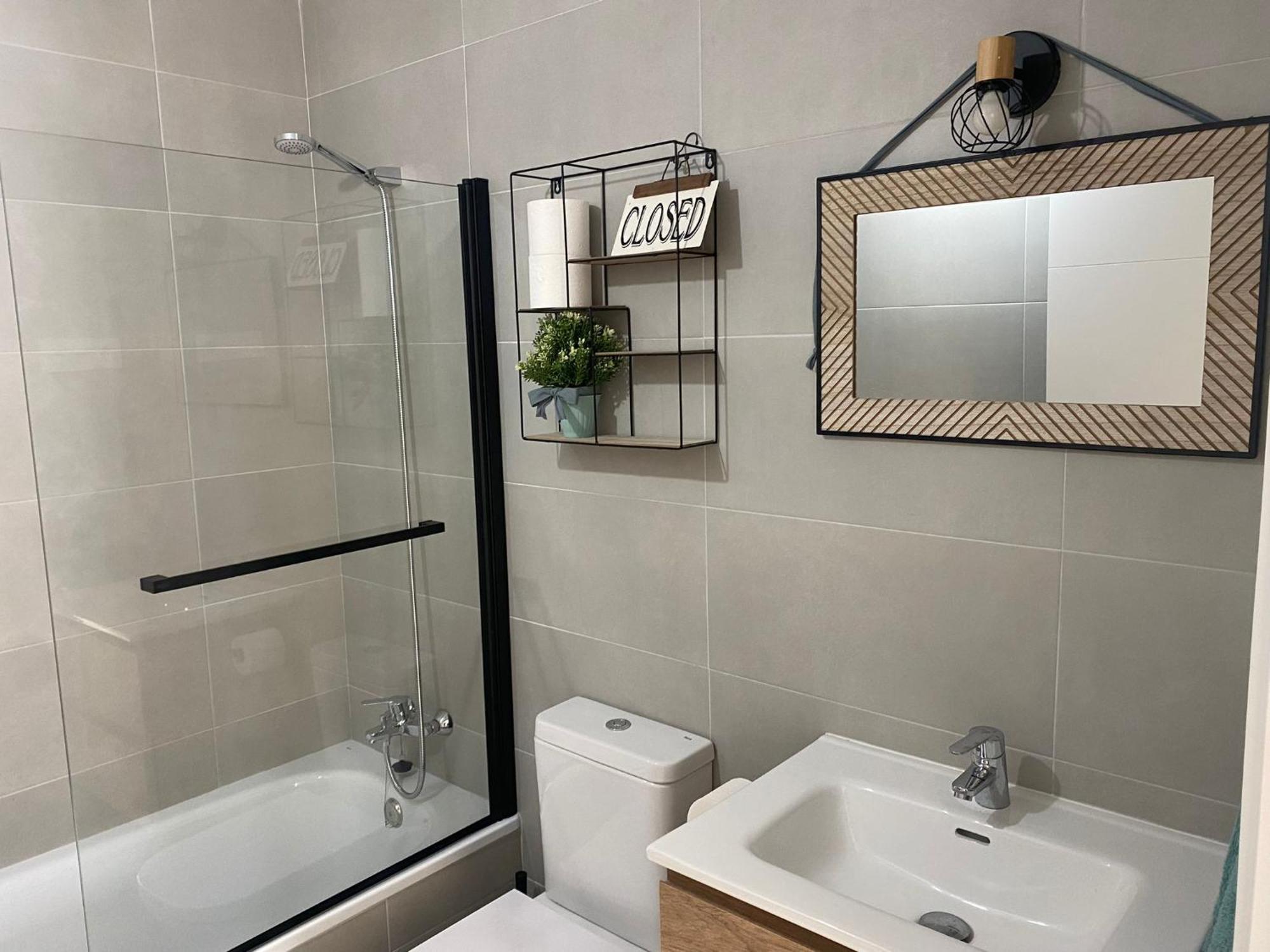 Egona - Sal6 En Nueva Zona Residencial En Apartment