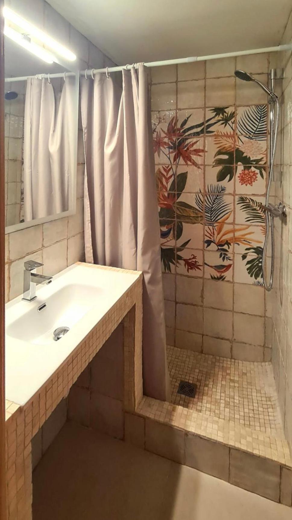 Albiretes Apartment