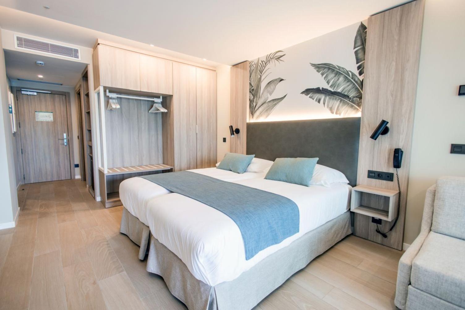 Servatur Puerto Azul Hotel 4*
