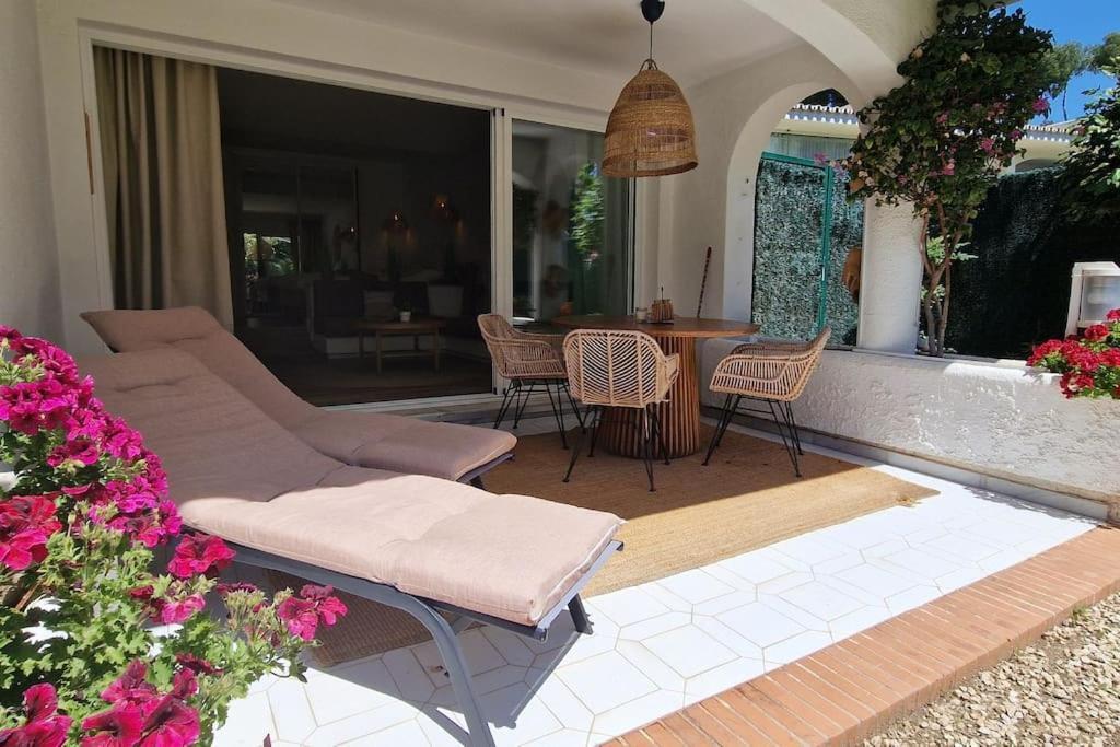 Luxe Met Ruim Terras, Vlak Aan Zee! *