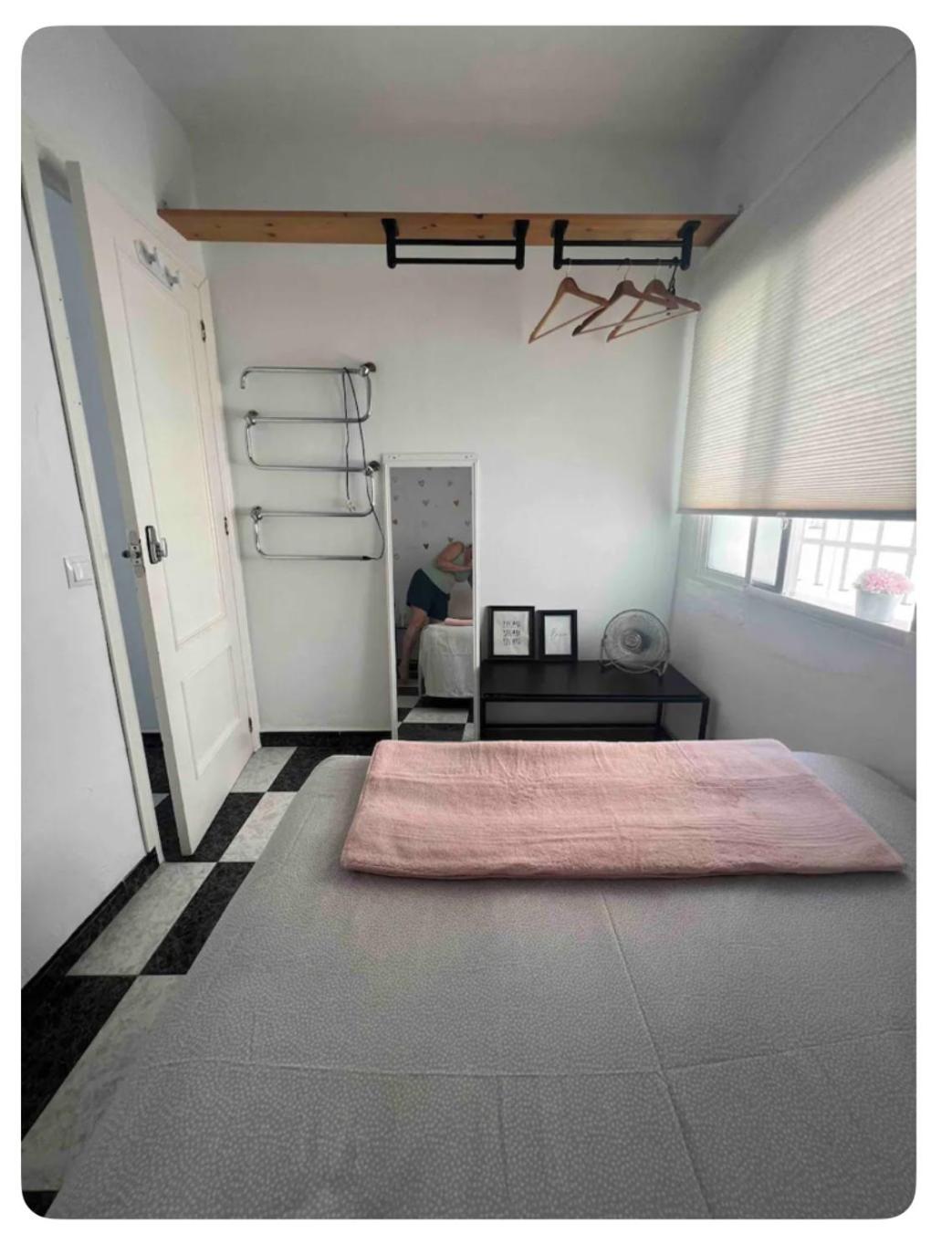 Privada En Piso Compartido En 3 Planta Sin Ascensor No Es Piso Entero Habitación en casa particular