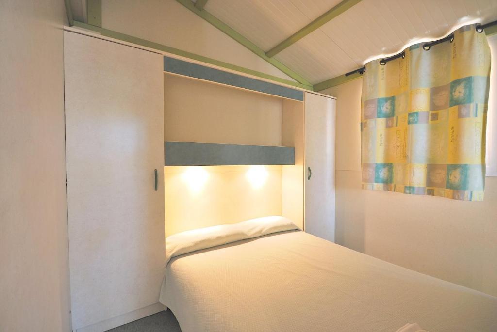 Bungalows Camping Canos De Meca 3*