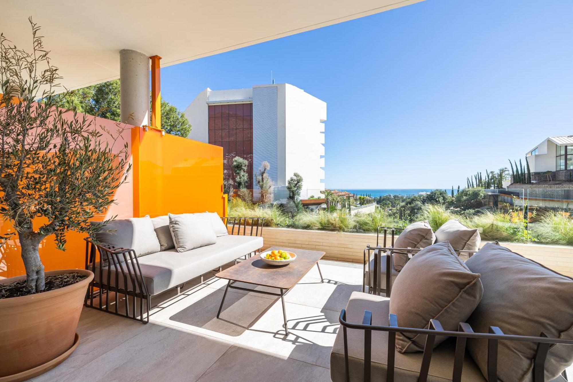 Hotel Leiro Residences 5*