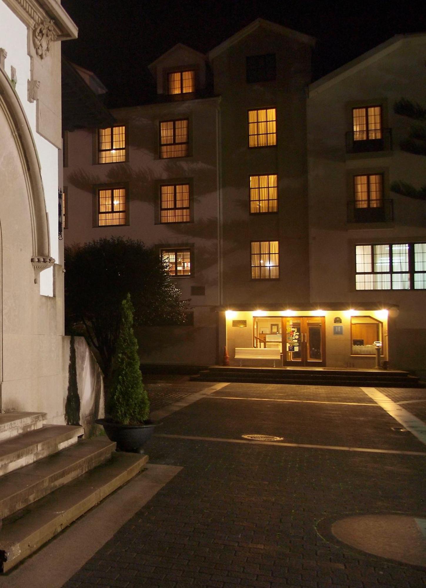 Hotel Y Arias