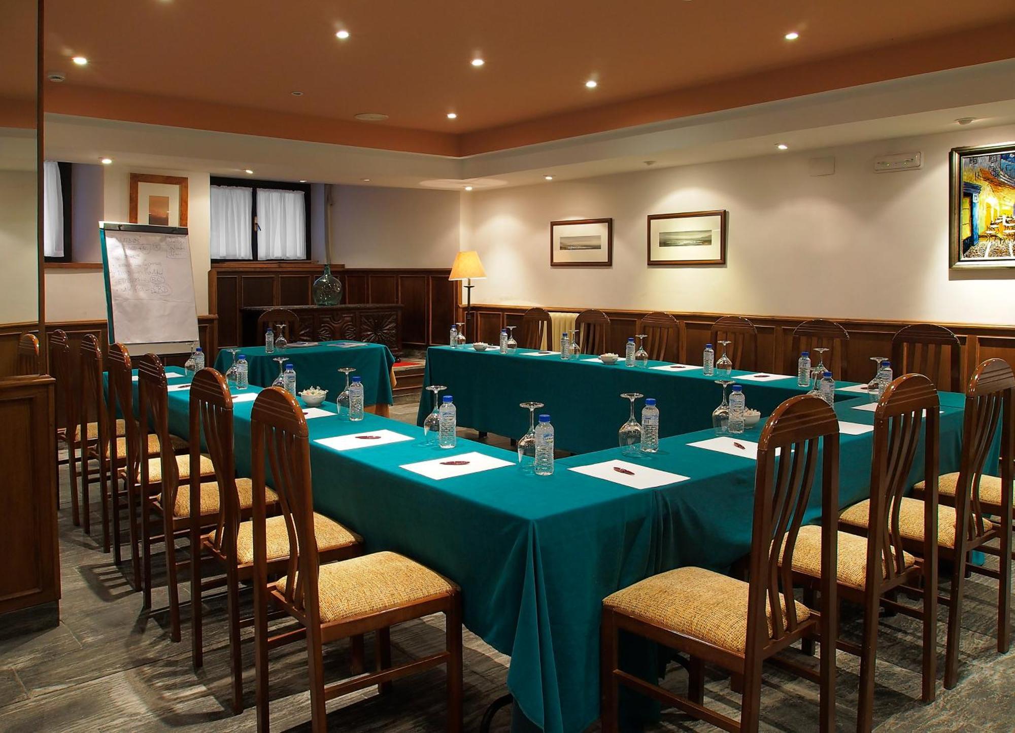 Y Arias Hotel Navia