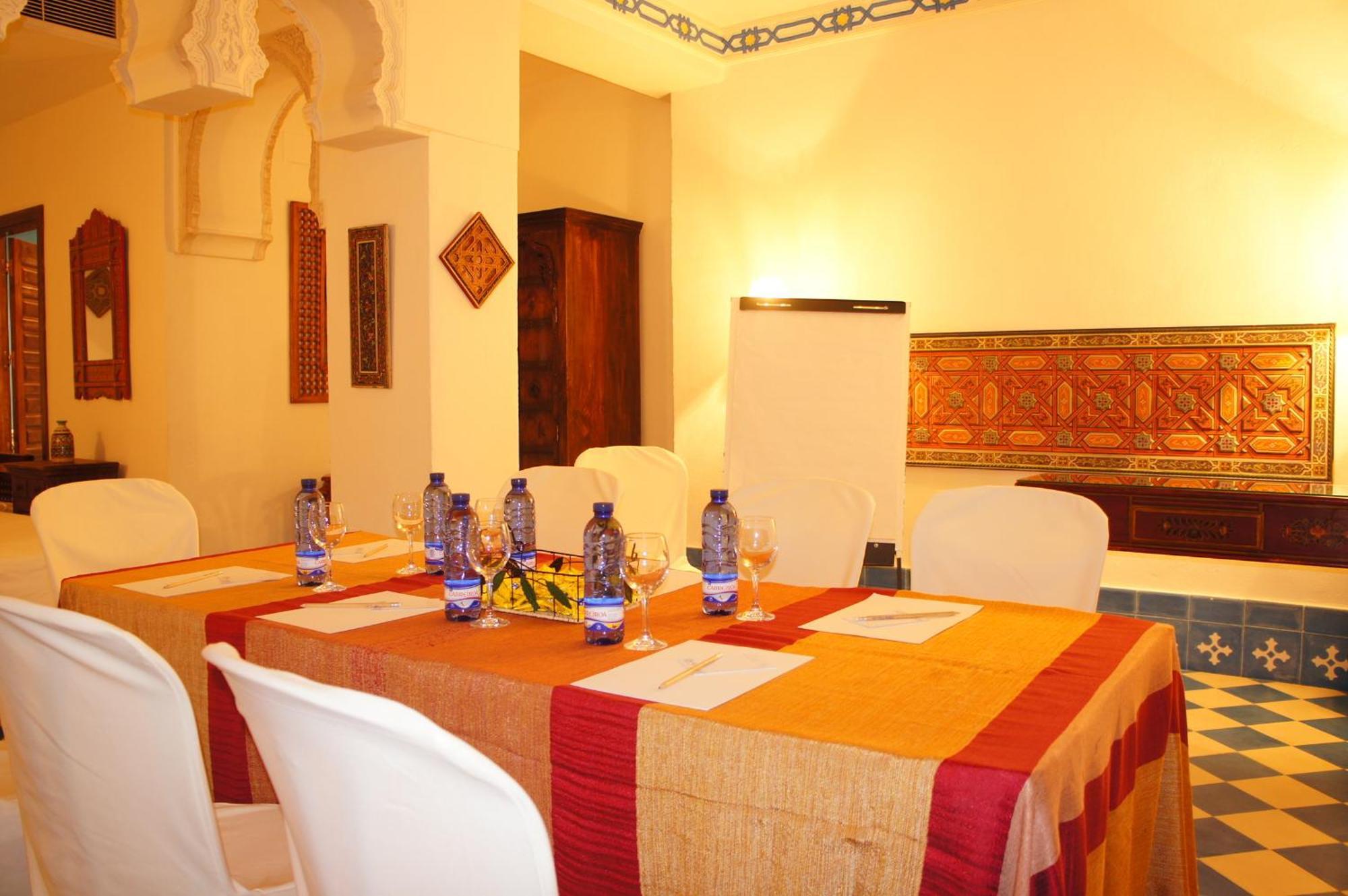 Alcoba Del Rey De Sevilla