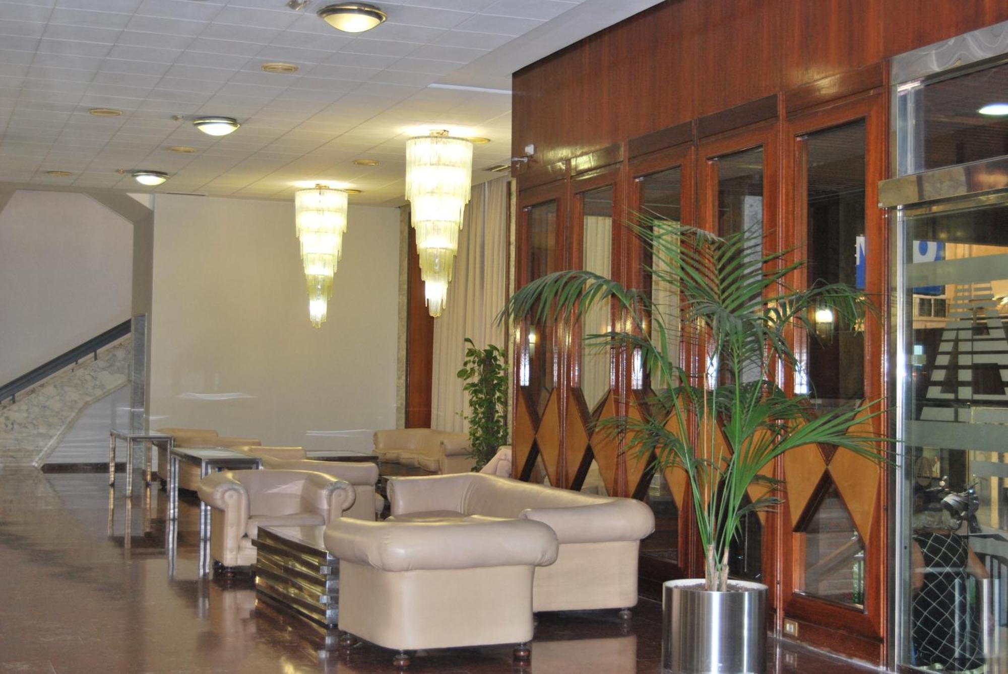 Hotel Estudiotel 2*