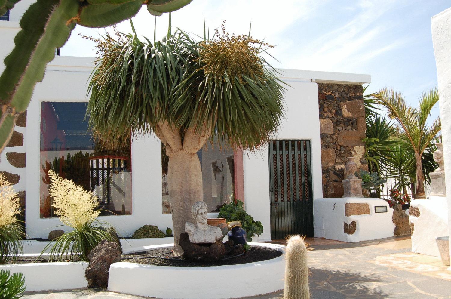Guest house Casa De Hilario 2*