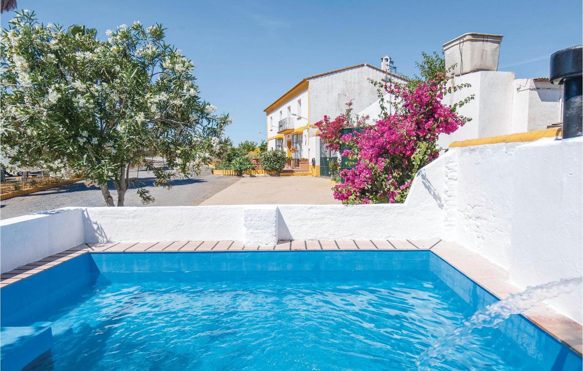 Holiday home 6 Bedroom Beautiful In Huelva
