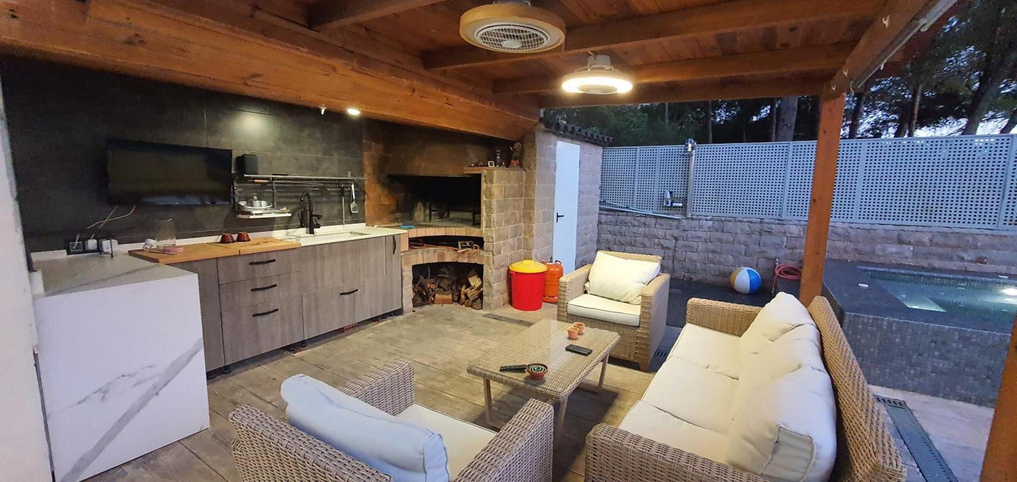 Villa Urbanizacion El Pantano 4 *