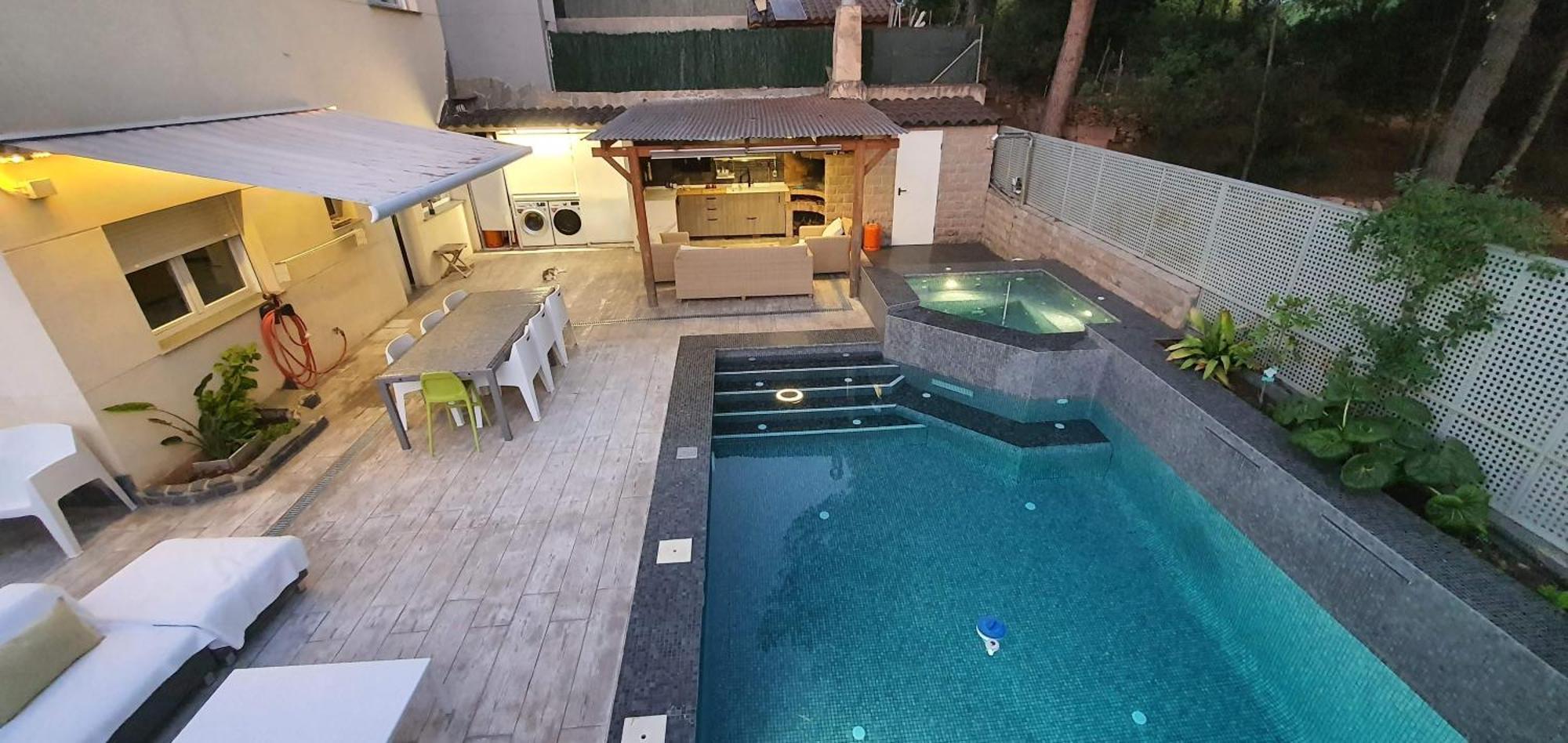Villa Urbanizacion El Pantano 4 *