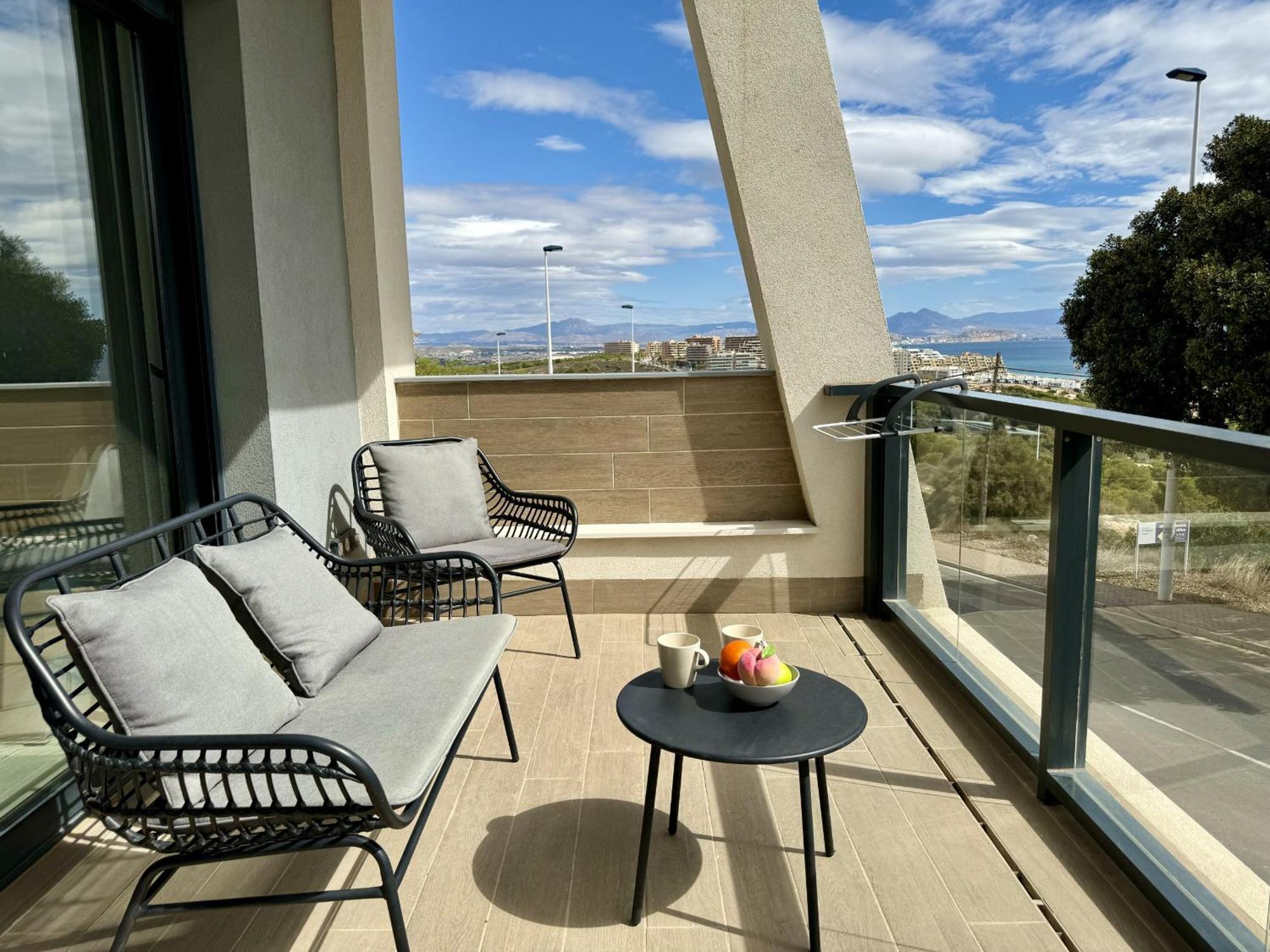 Iconic By United Renters Gran Alacant